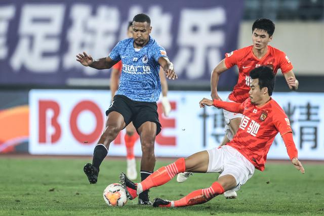 利物浦以最高1.4亿欧锁定法国边锋巴尔科拉