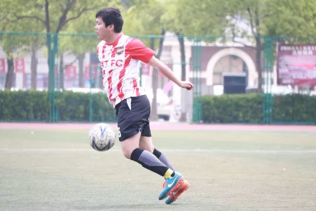 前场篮板被碾压 中国U18不敌澳大利亚