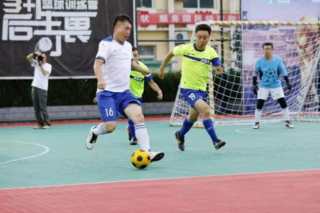 哈登跻身5亿美元俱乐部 能拿冠军吗