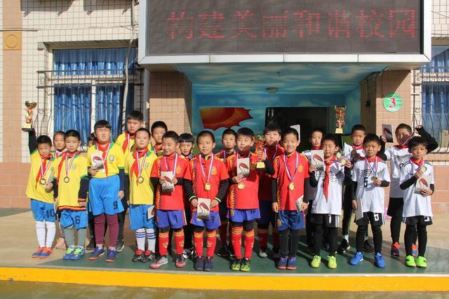 巴萨补强中场：罗德里到位 布斯克茨回归青训