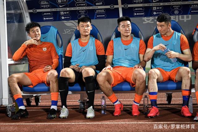 法国羽毛球创历史：混双与男单双双登顶
